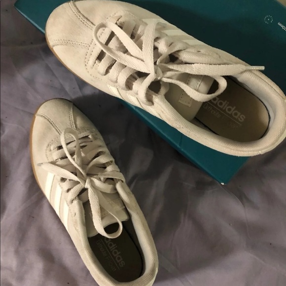 Women’s Adidas Sneakers - Picture 2 of 3